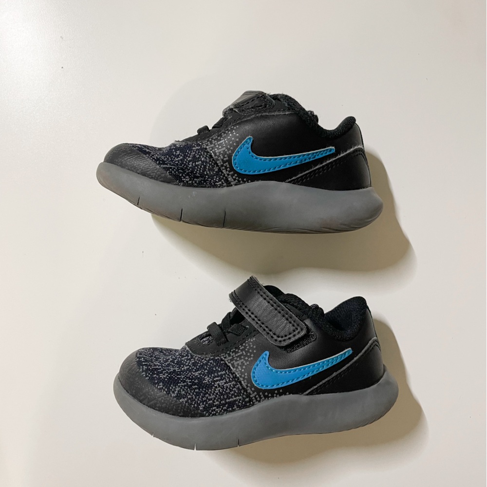 Black blue Nike sneakers baby toddler walker